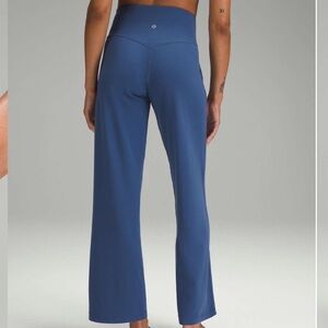 Lululemon Align High-Rise Wide-Leg Pant *Short
Pitch Blue Size 0